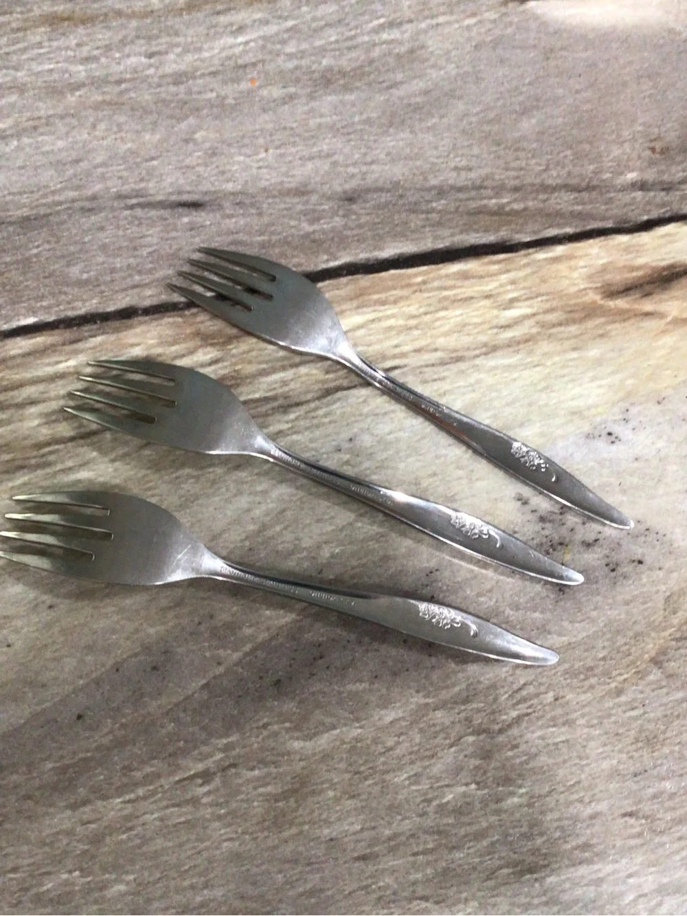 Vintage Oneida Stanhome OHS16 Floral Stainless Salad Dessert Forks Set of 3 USA